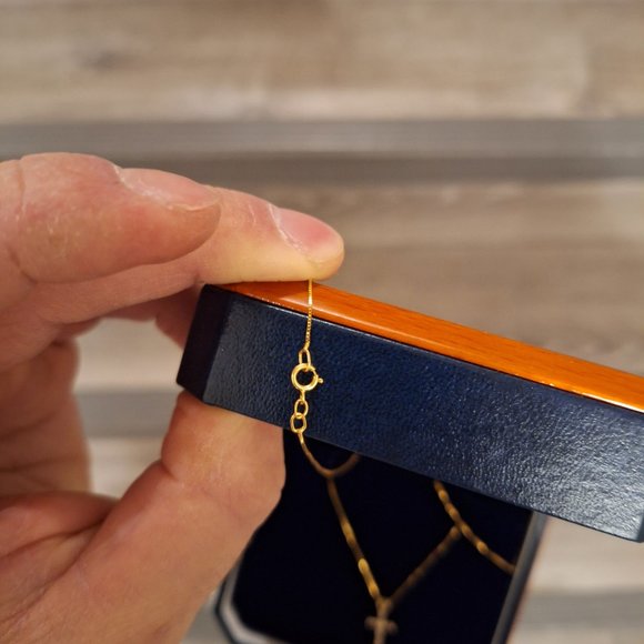 Solid 10k yellow gold box chain 16 inch necklace 10K gold cross with pink stones - Picture 4 of 5